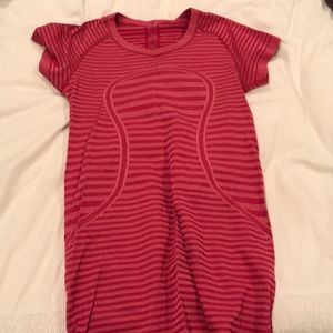 Lululemon short sleeve top